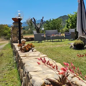 House Tra Mare E Montagna Ferienhaus