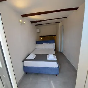 Giovhome , Nápoles Italia